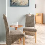 Am Pollingpark Haus Ii * Dessau-Rosslau