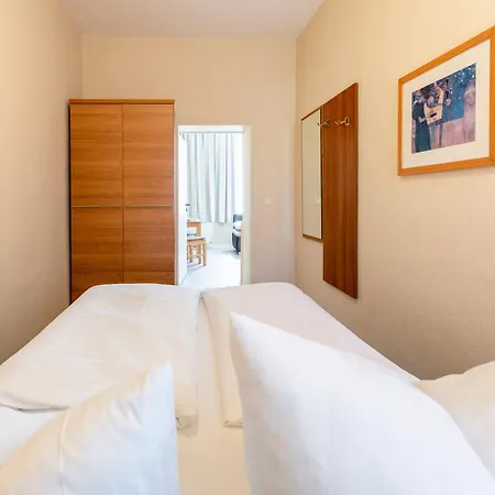 Apartment Am Pollingpark Haus Ii